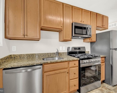 10012 Sinnott Drive - Photo Thumbnail 12