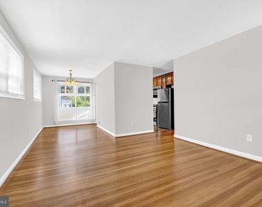 10012 Sinnott Drive - Photo Thumbnail 8