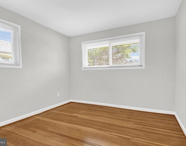 10012 Sinnott Drive - Photo Thumbnail 18