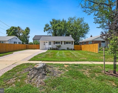10012 Sinnott Drive - Photo Thumbnail 3