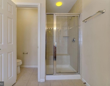 725 Ridgemont Avenue - Photo Thumbnail 15