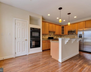 725 Ridgemont Avenue - Photo Thumbnail 2