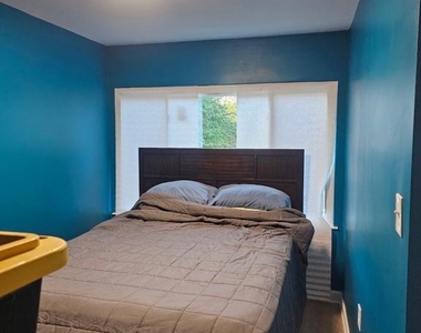440 Girard Street - Photo Thumbnail 7