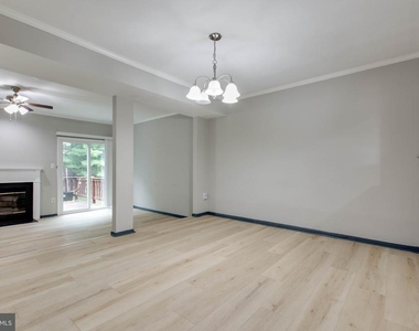 7717 Heatherside Lane - Photo Thumbnail 10