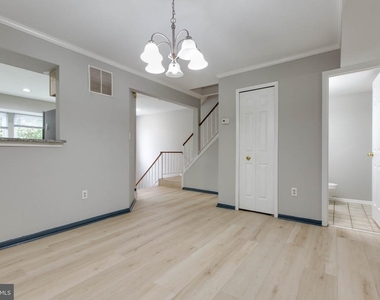 7717 Heatherside Lane - Photo Thumbnail 12