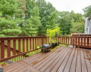 7717 Heatherside Lane - Photo Thumbnail 17