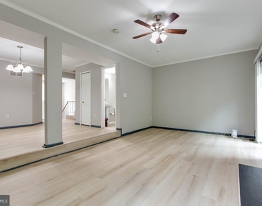 7717 Heatherside Lane - Photo Thumbnail 16
