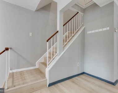 7717 Heatherside Lane - Photo Thumbnail 9