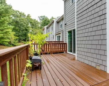 7717 Heatherside Lane - Photo Thumbnail 18