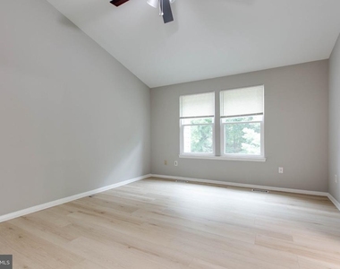 7717 Heatherside Lane - Photo Thumbnail 21