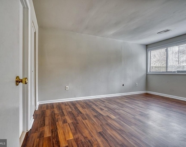 140 Royal Oak Drive - Photo Thumbnail 12