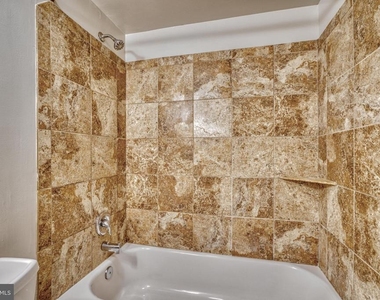 140 Royal Oak Drive - Photo Thumbnail 21