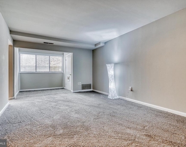 140 Royal Oak Drive - Photo Thumbnail 5
