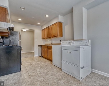 140 Royal Oak Drive - Photo Thumbnail 10