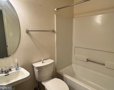 10528 Catalina Place - Photo Thumbnail 15
