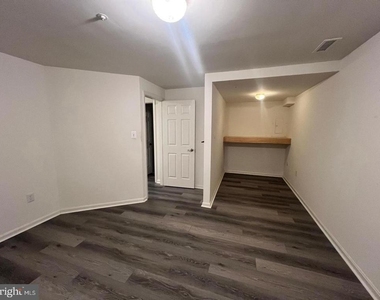 10528 Catalina Place - Photo Thumbnail 9