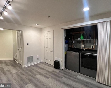 10528 Catalina Place - Photo Thumbnail 10