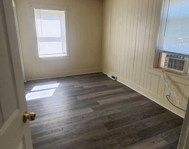 397 Oriole Avenue - Photo Thumbnail 4