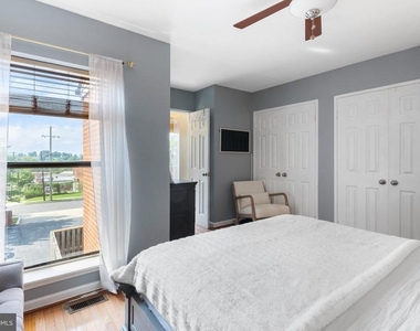 1812 Bryant Street Ne - Photo Thumbnail 12
