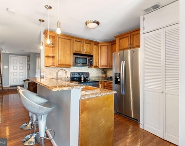 1812 Bryant Street Ne - Photo Thumbnail 7
