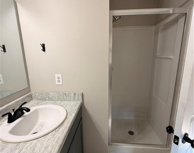 529 Coronation Drive - Photo Thumbnail 6