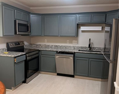 529 Coronation Drive - Photo Thumbnail 3