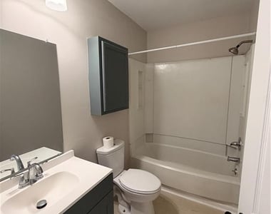 529 Coronation Drive - Photo Thumbnail 9