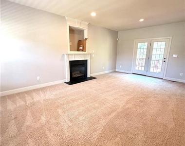 70 Carter Drive - Photo Thumbnail 10