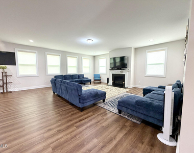 3500 Lebrun Path - Photo Thumbnail 11