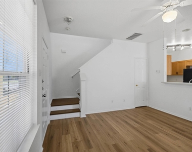 13808 Harris Ridge Blvd - Photo Thumbnail 6