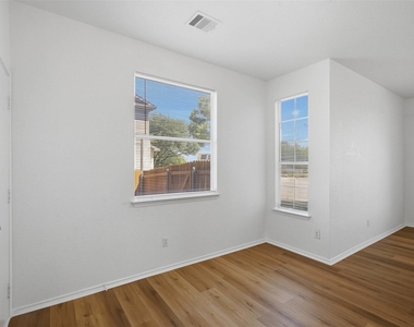 13808 Harris Ridge Blvd - Photo Thumbnail 11
