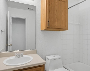 13808 Harris Ridge Blvd - Photo Thumbnail 19