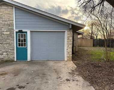 407 Vista West Ct - Photo Thumbnail 13