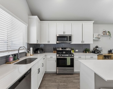 164 Appleberry Ln - Photo Thumbnail 13