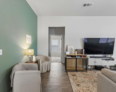 164 Appleberry Ln - Photo Thumbnail 6