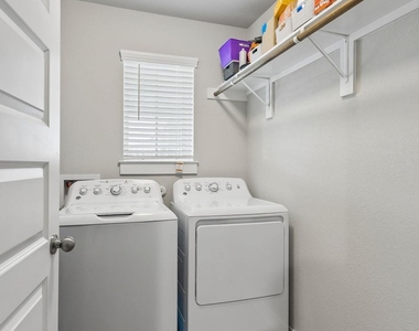 164 Appleberry Ln - Photo Thumbnail 14
