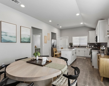 164 Appleberry Ln - Photo Thumbnail 8
