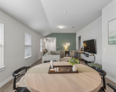 164 Appleberry Ln - Photo Thumbnail 7
