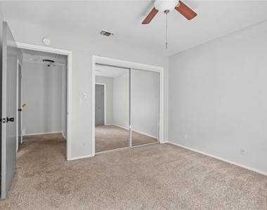 6718 Silvermine Dr - Photo Thumbnail 14
