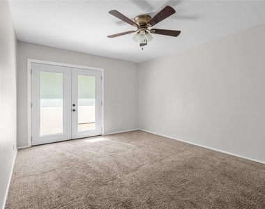 6718 Silvermine Dr - Photo Thumbnail 7