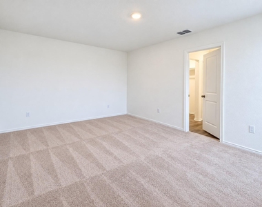 472 Marty Allen Loop - Photo Thumbnail 12