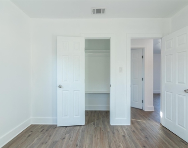 3203 E 16th St - Photo Thumbnail 16
