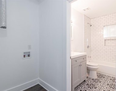 3203 E 16th St - Photo Thumbnail 13
