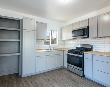 3203 E 16th St - Photo Thumbnail 8