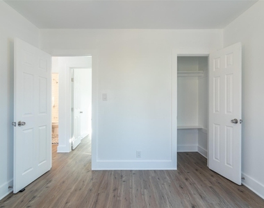 3203 E 16th St - Photo Thumbnail 12