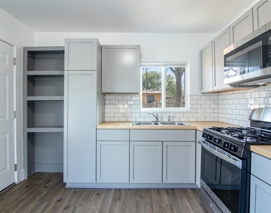 3203 E 16th St - Photo Thumbnail 10