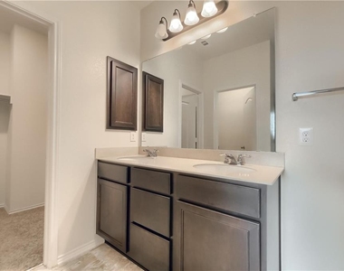 12409 Franklin D Roosevelt St - Photo Thumbnail 11