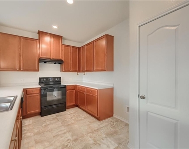 12409 Franklin D Roosevelt St - Photo Thumbnail 5