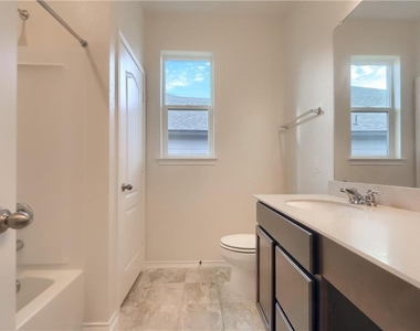 12409 Franklin D Roosevelt St - Photo Thumbnail 15