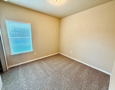 431 Northern Flicker St - Photo Thumbnail 9